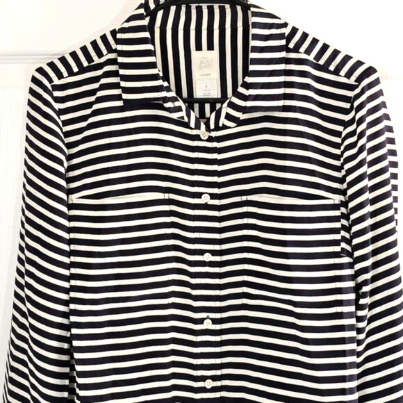 J. Crew Womens The Boy Shirt 8 100% Silk Navy Cream Stripe Pockets Button Blouse - Picture 2 of 10